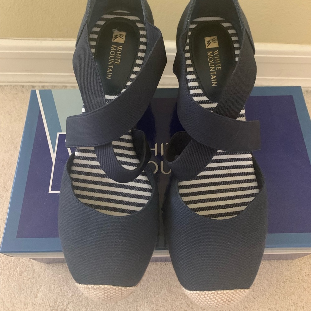 White Mountain Espadrilles. Size 9.